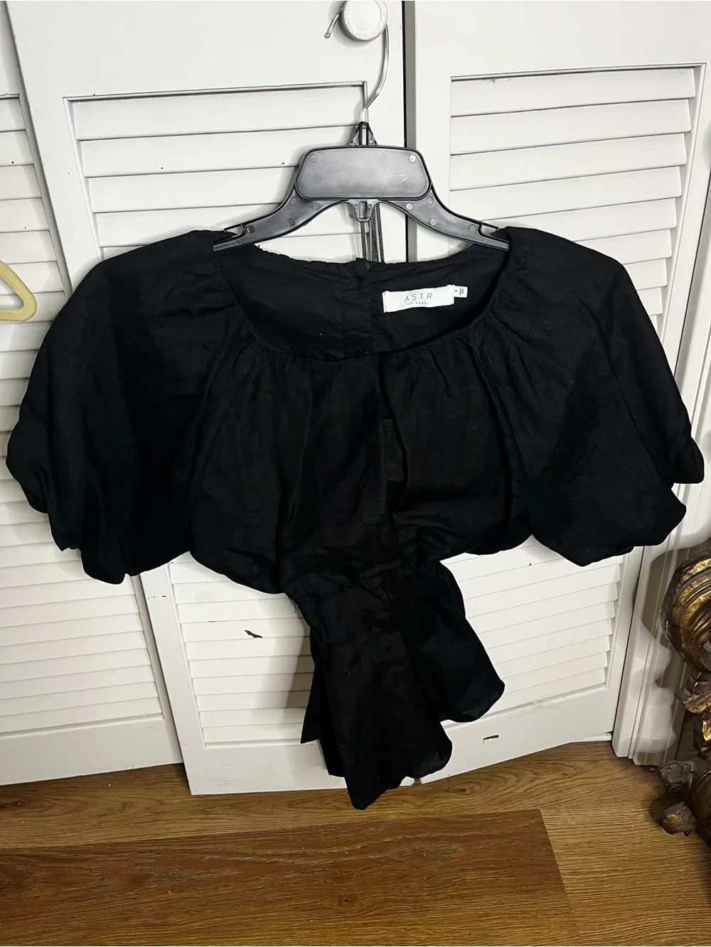 Astr Tassia Black Puff Sleeve Cutout Tie-Back Crop Top